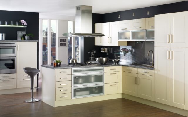 Discover the sleek and modern kitchen cabinet designs available in the DMV area at Cabinetera.